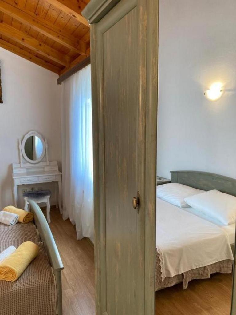 Apartments By The Sea Milna, Vis - 8896 Стая снимка