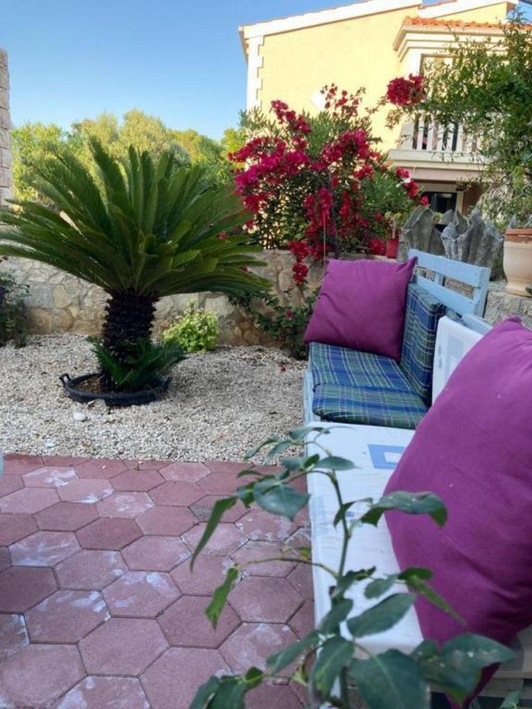 Apartments By The Sea Milna, Vis - 8896 Екстериор снимка