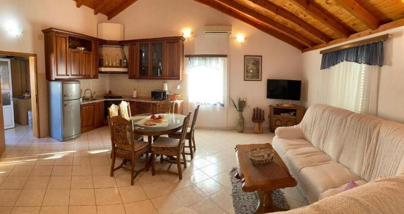 Apartments By The Sea Milna, Vis - 8896 Екстериор снимка